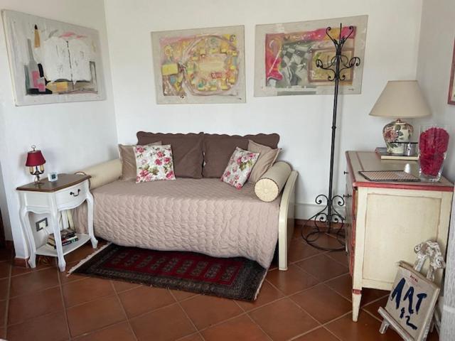Bed And Breakfast Casale Del Sole Castellina Marittima Buitenkant foto